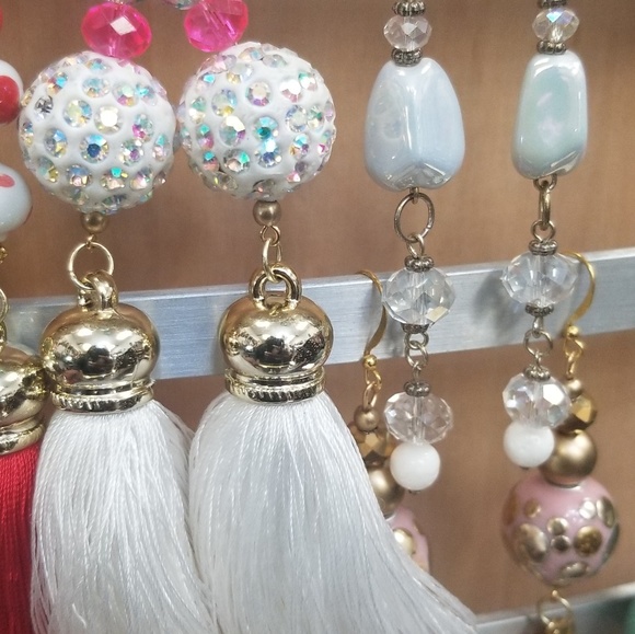 Earrings - Picture 4 of 8